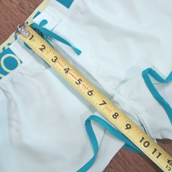 Roxy Dry Flight Shorts - Picture 8 of 11